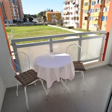 Apartman Dina 52